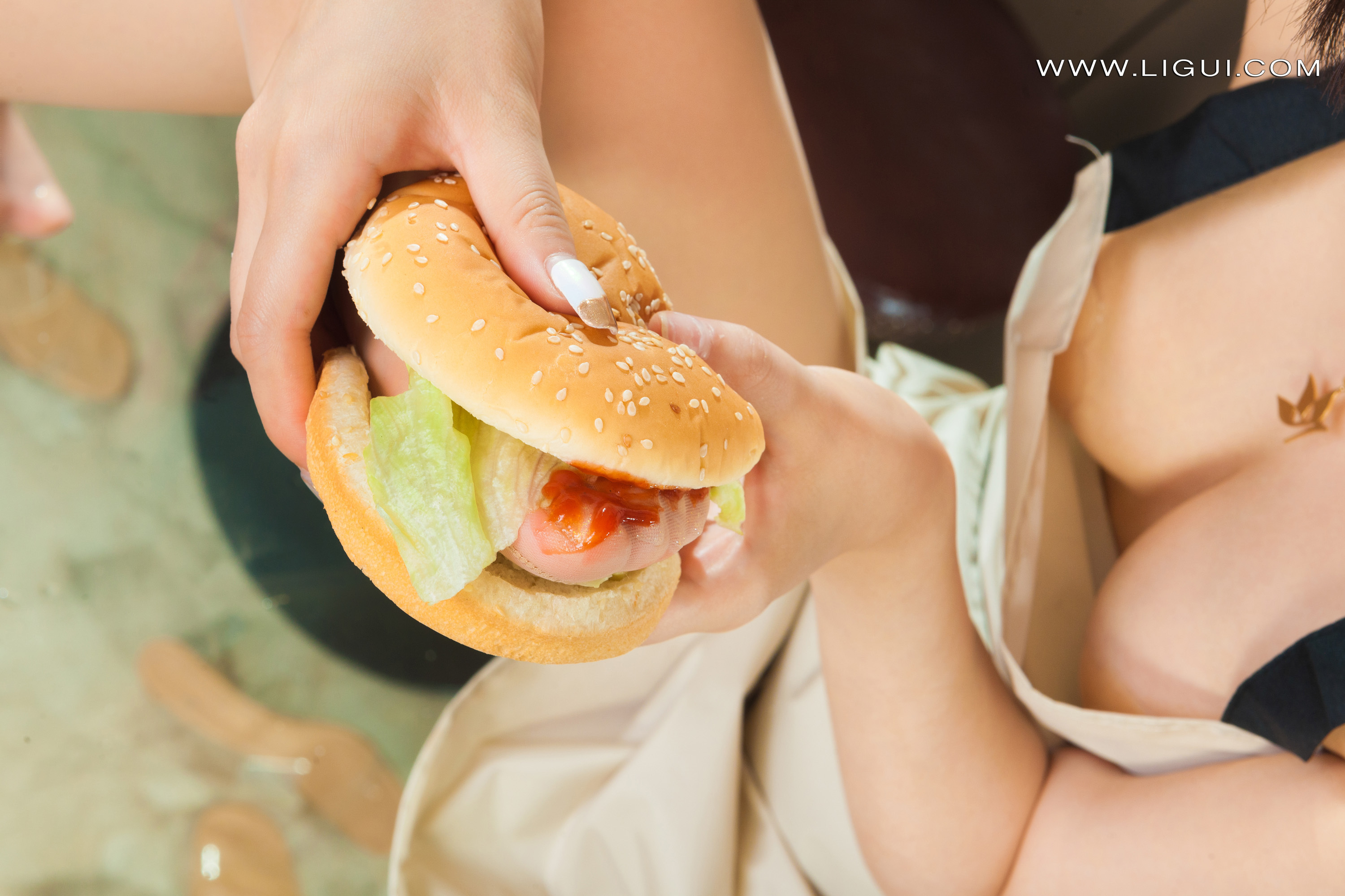 Ligui丽柜 2022.03.18 《莲食记-超级汉堡》小智贤&小七